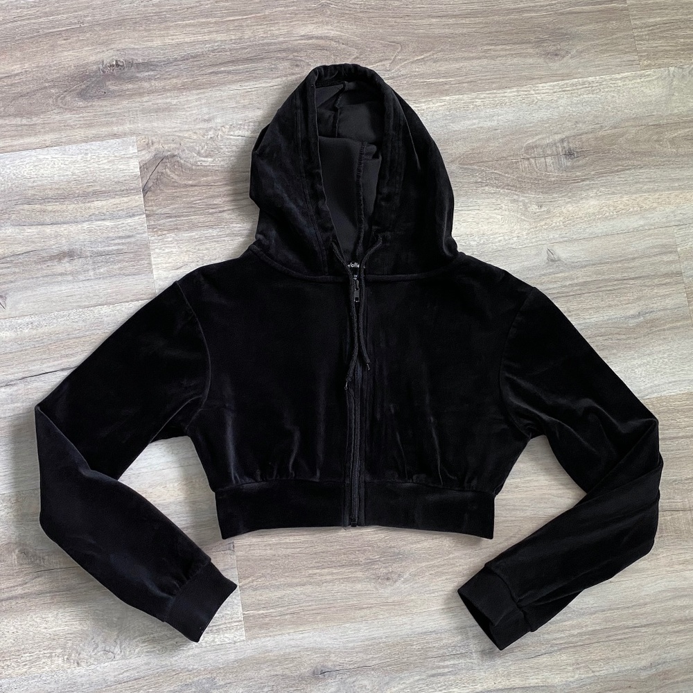 Charlotte Russe Black Velour cropped hoodie crop top Size L